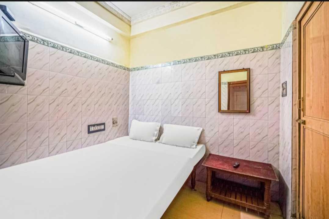 מלון טירופאטי Spot On Venkata Sai Residency מראה חיצוני תמונה