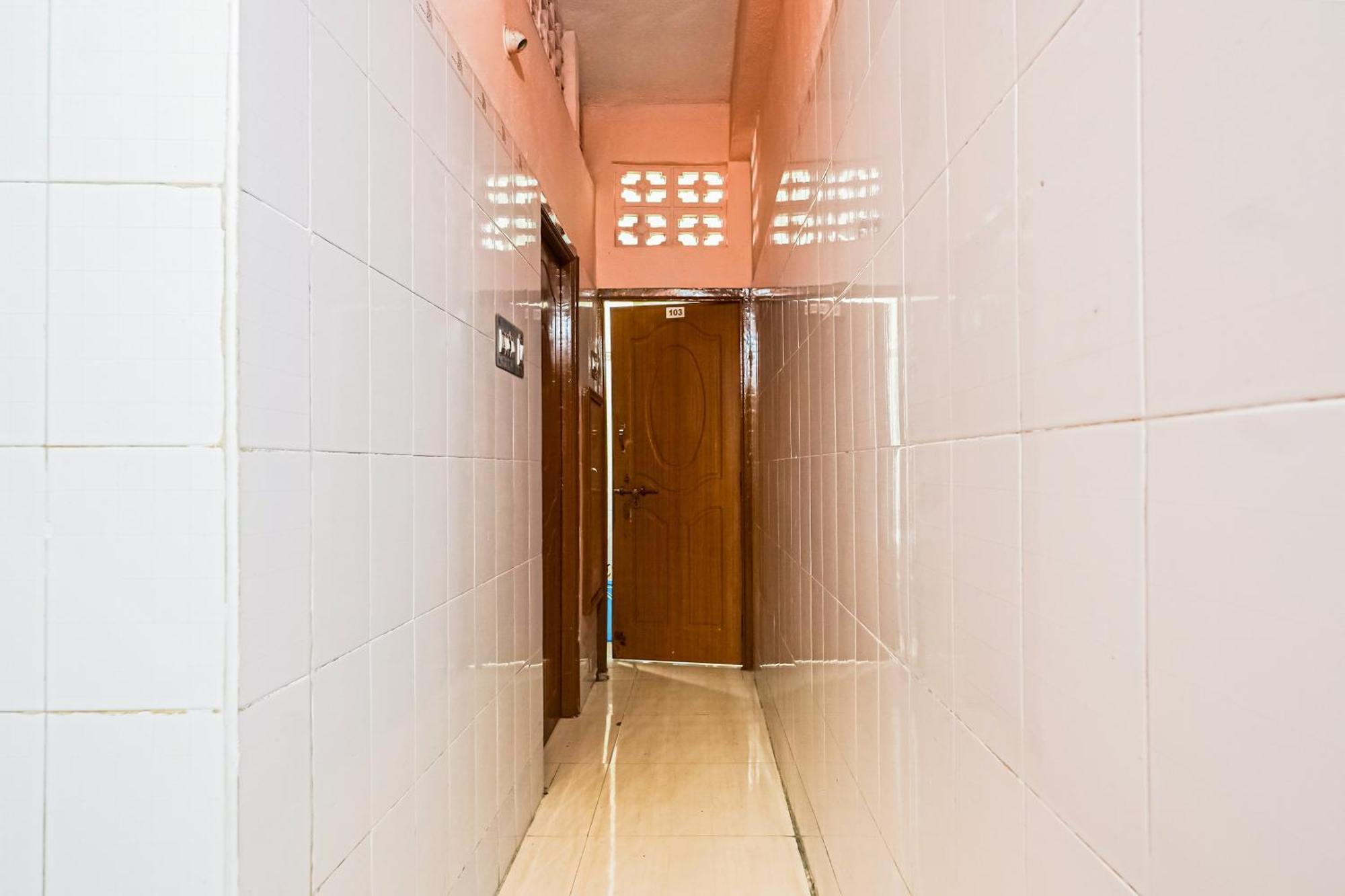 מלון טירופאטי Spot On Venkata Sai Residency מראה חיצוני תמונה